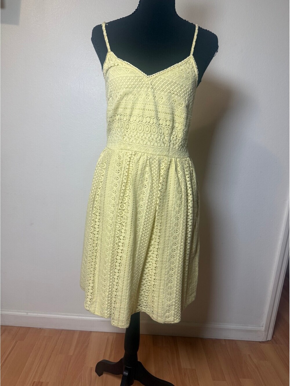 Vero Moda Cream Lace Midi Dress VMHONEY Pleated V-Neck Spaghetti Strap Size S